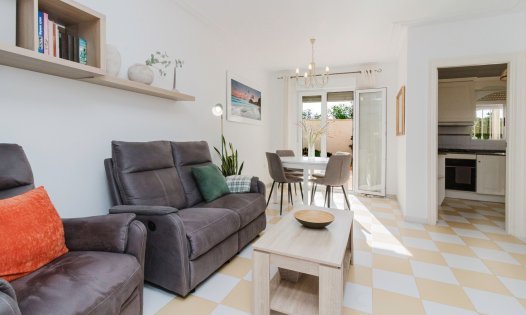 Revente - Villas -
Torrevieja - Aguas Nuevas - Torrevieja