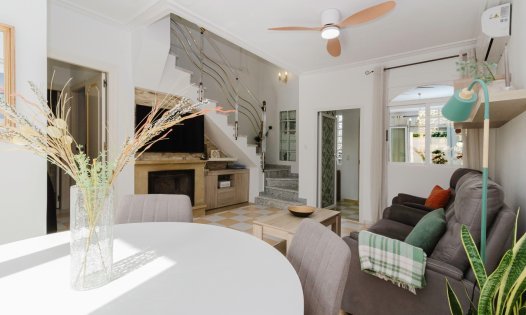 Revente - Villas -
Torrevieja - Aguas Nuevas - Torrevieja