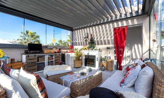 Resale - Villas -
Orihuela Costa - Los Altos de Villamartín