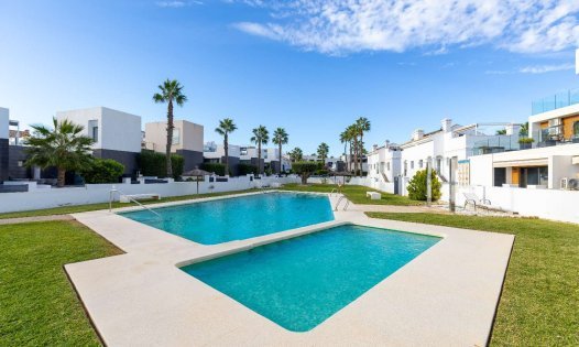 Resale - Villas -
Orihuela Costa - Los Altos de Villamartín