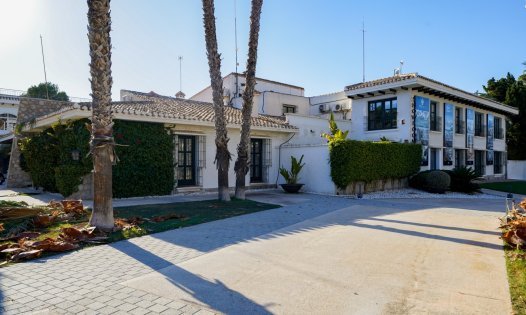 Resale - Villas -
Orihuela Costa - Los Altos de Villamartín