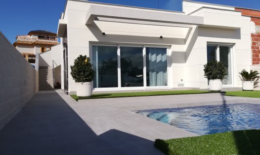 Segunda mano - Casas Adosadas -
Los Montesinos