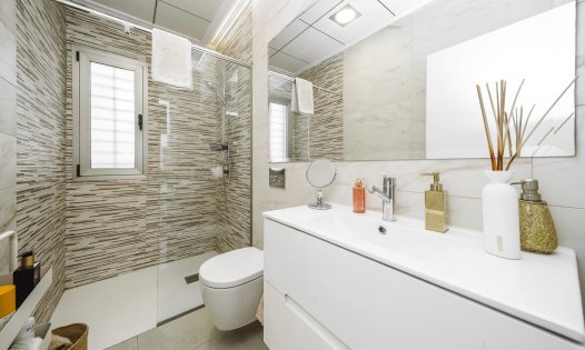 Resale - Villas -
Orihuela Costa - Villamartín