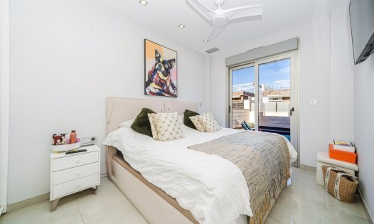 Resale - Villas -
Orihuela Costa - Villamartín