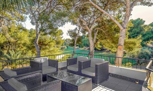 Resale - Villas -
Orihuela Costa - Villamartín