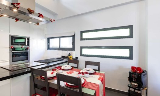 Resale - Villas -
Orihuela Costa - Los Altos de Villamartín