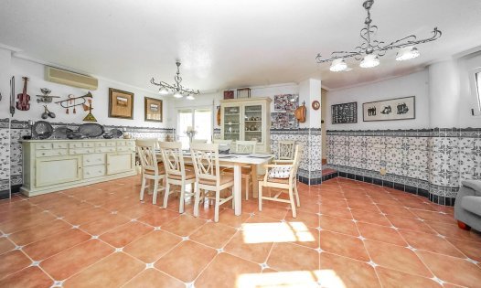 Wiederverkauf - Villen -
Pilar de la Horadada - Pinar de Campoverde