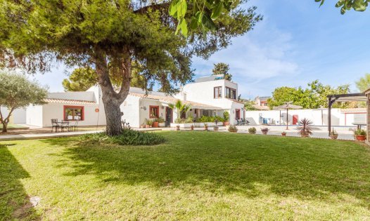 Återförsäljning - Villor -
Orihuela Costa - Lomas de Campoamor