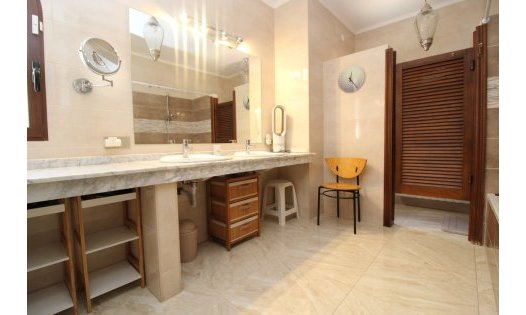 Herverkoop - Luxe villa's -
Orihuela Costa - Villamartin