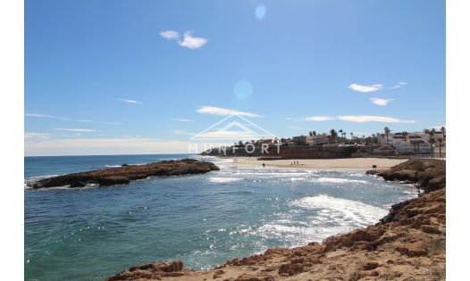 Herverkoop - Luxe villa's -
Orihuela Costa - Villamartin