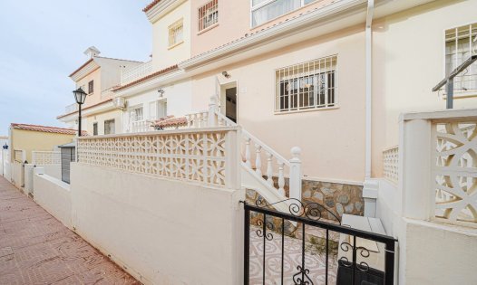 Resale - Terraced Houses -
Benijófar