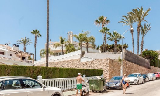 Resale - Luxury Villas -
Orihuela Costa - Dehesa de Campoamor