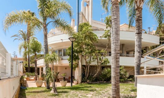 Resale - Luxury Villas -
Orihuela Costa - Dehesa de Campoamor