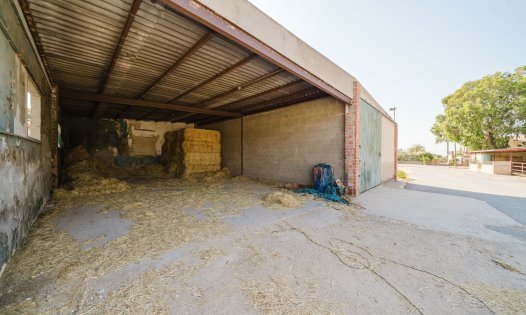 Resale - Country Houses -
ALICANTE - Alicante