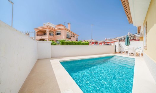 Återförsäljning - Villor -
Los Urrutias - EL CARMOLI