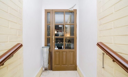 Segunda mano - Locales comerciales -
Torrevieja - Centro - Torrevieja