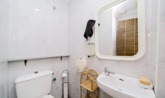 Segunda mano - Locales comerciales -
Torrevieja - Centro - Torrevieja