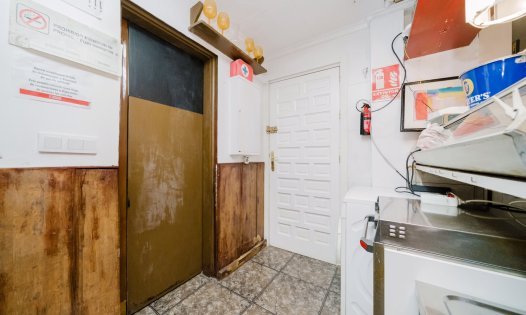 Segunda mano - Locales comerciales -
Torrevieja - Centro - Torrevieja