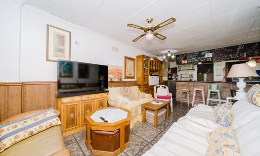 Segunda mano - Locales comerciales -
Torrevieja - Centro - Torrevieja