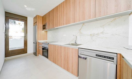 Segunda mano - Casas Adosadas -
Pilar de la Horadada