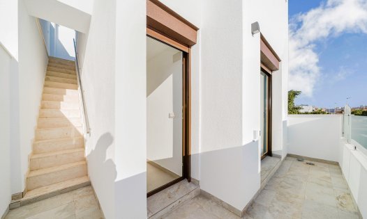 Segunda mano - Casas Adosadas -
Pilar de la Horadada