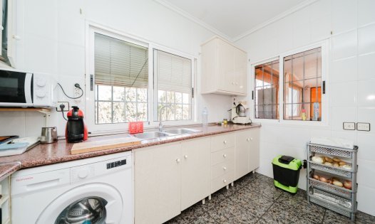 Återförsäljning - Hus på landet -
Guardamar del Segura