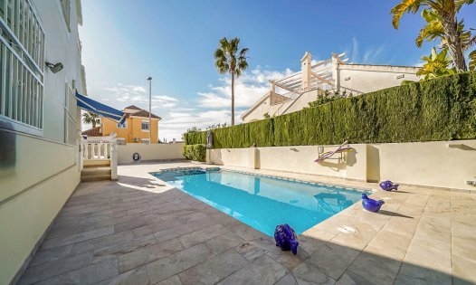 Wiederverkauf - Villen -
Pilar de la Horadada - Pinar de Campoverde