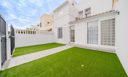 Herverkoop - Rijtjeshuizen -
San Pedro del Pinatar - El Moj&oacute;n