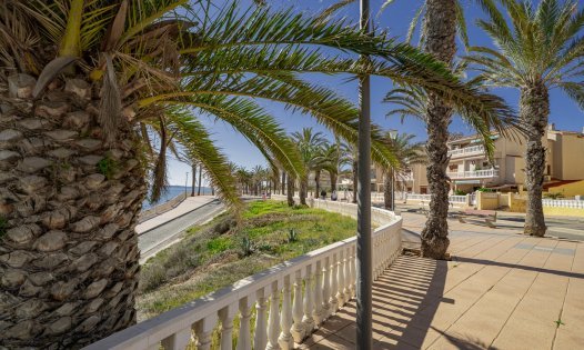 Herverkoop - Rijtjeshuizen -
San Pedro del Pinatar - El Moj&oacute;n