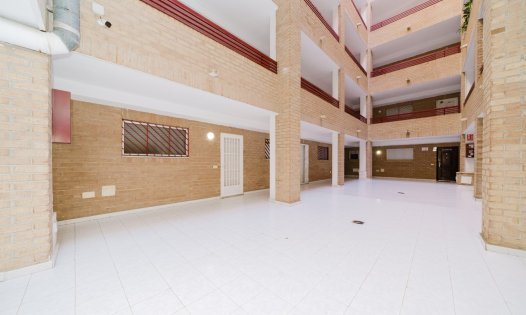 Revente - Locaux commerciaux -
Torrevieja - Centro - Torrevieja