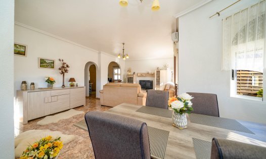 Återförsäljning - Takvåningar -
Orihuela Costa - Villamartín