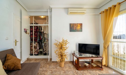 Återförsäljning - Takvåningar -
Orihuela Costa - Villamartín