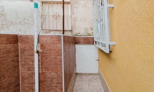 Resale - Bungalows -
Los Nietos