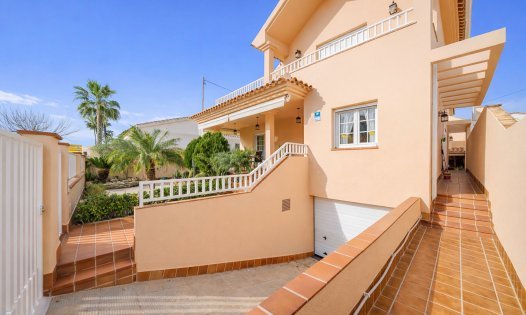 Videresalg - Villaer -
Santiago de la Ribera