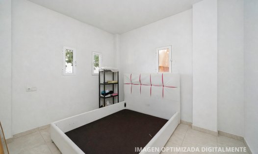 Återförsäljning - Byggnad -
San Miguel de Salinas