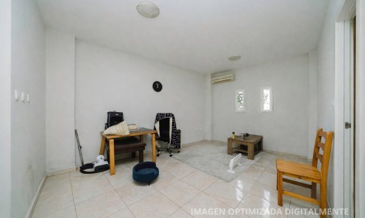 Återförsäljning - Byggnad -
San Miguel de Salinas