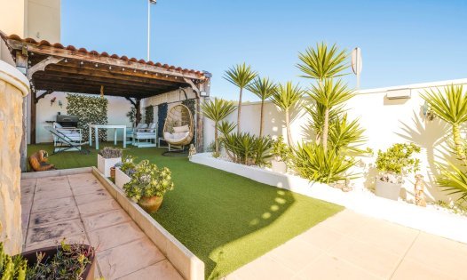 Resale - Villas -
San Miguel de Salinas - Ciudad de las Comunicaciones