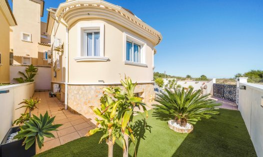 Resale - Villas -
San Miguel de Salinas - Ciudad de las Comunicaciones