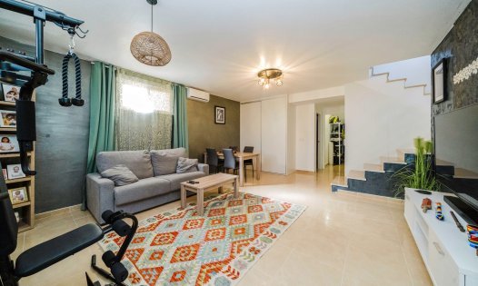 Resale - Villas -
San Miguel de Salinas - Ciudad de las Comunicaciones