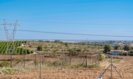 Resale - Villas -
San Miguel de Salinas - Ciudad de las Comunicaciones