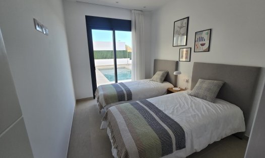 Resale - Villas -
Almeria