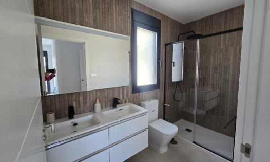 Resale - Villas -
Almeria