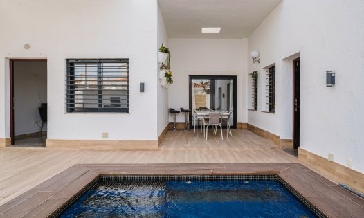 Resale - Villas -
Pilar de la Horadada - Torre de la Horadada