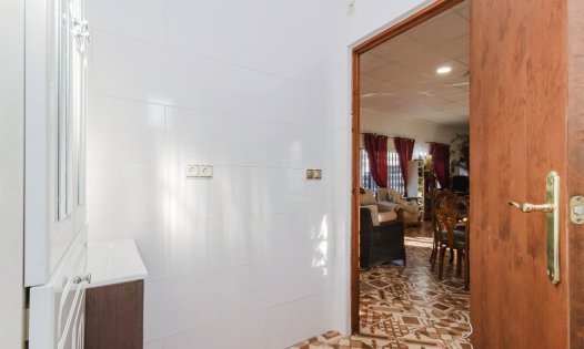 Resale - Villas -
Orihuela