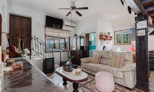 Resale - Villas -
Orihuela