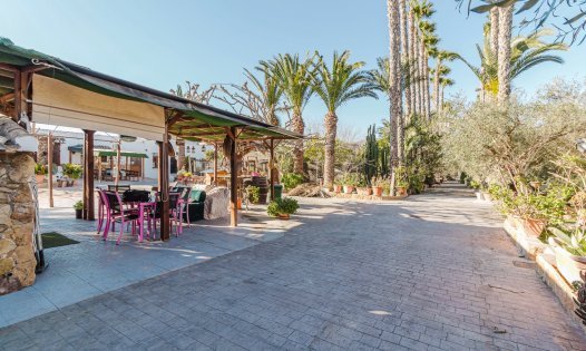 Resale - Villas -
Orihuela