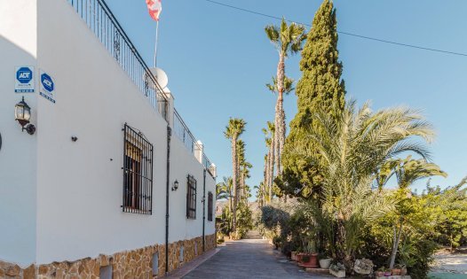 Resale - Villas -
Orihuela
