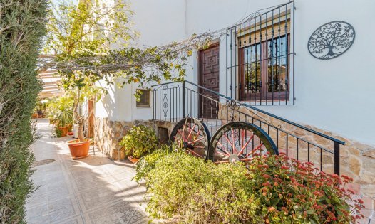 Resale - Villas -
Orihuela