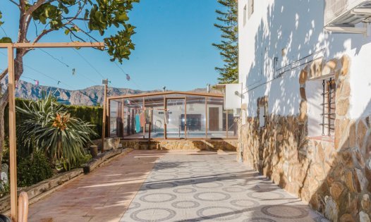 Resale - Villas -
Orihuela