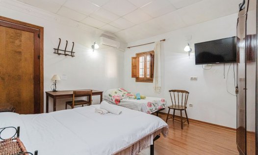 Resale - Villas -
Orihuela